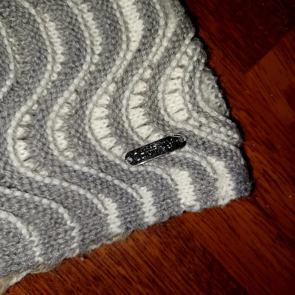 Calvin Klein Scarf - Picture 4 of 6